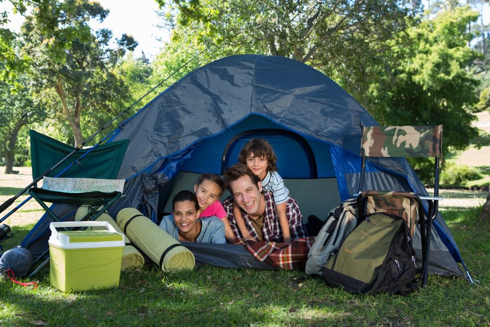 10 Peralatan Wajib Dibawa Saat Camping Bersama Keluarga